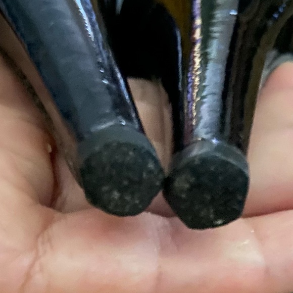 Via Spiga Slip-on ankle booties with patent leather accents. Size 6 - Picture 7 of 14